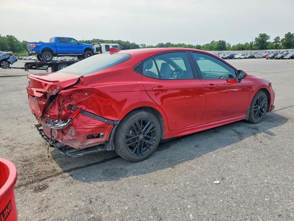 2025 TOYOTA CAMRY