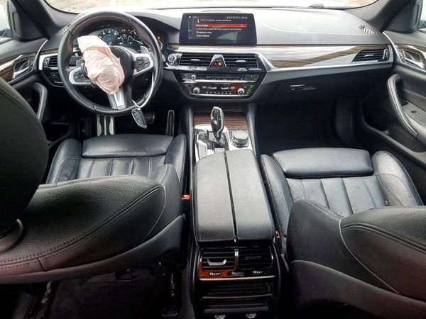 2019 BMW 530