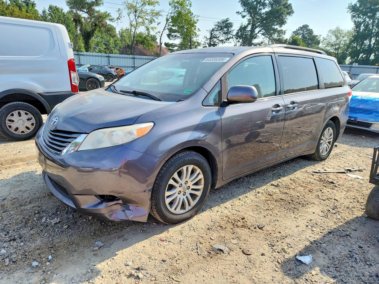 2013 TOYOTA SIENNA