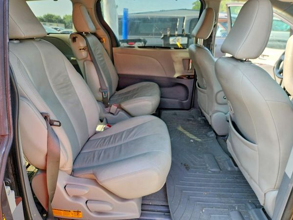 2013 TOYOTA SIENNA
