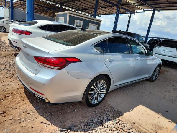 2017 GENESIS G80