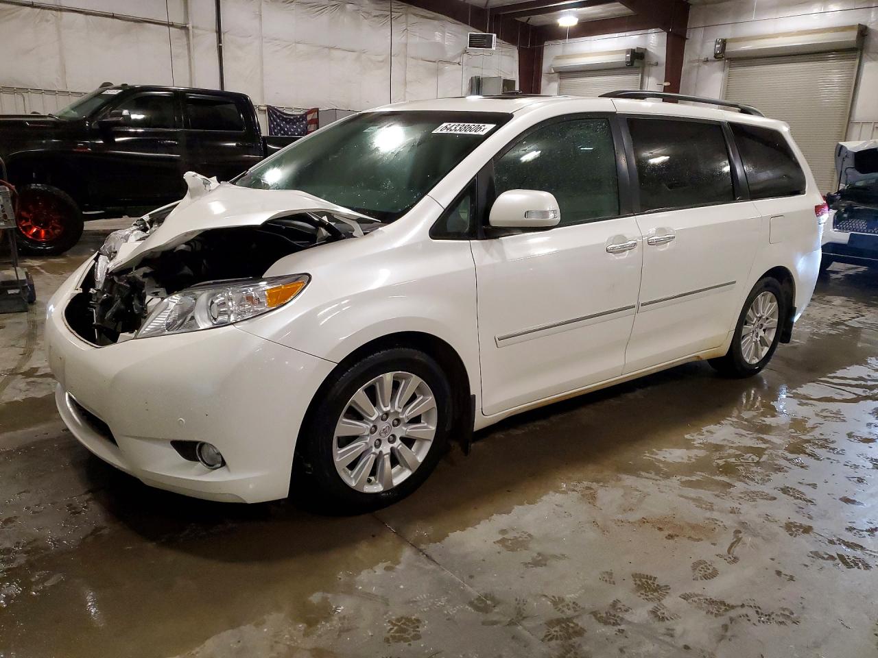 2013 TOYOTA SIENNA