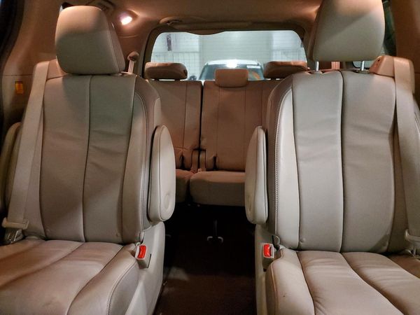 2013 TOYOTA SIENNA