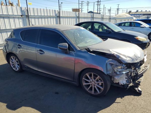 2013 LEXUS CT 200h