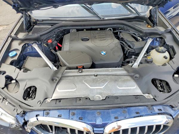 2021 BMW X4 xDrive30i — Engine bay