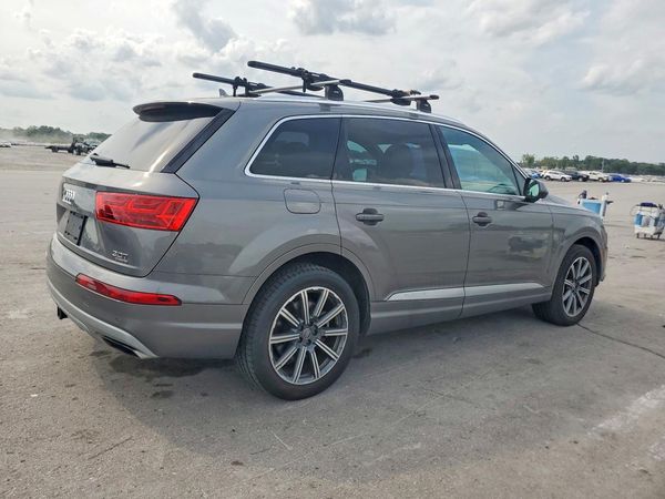 2017 AUDI Q7 quattro Premium Plus