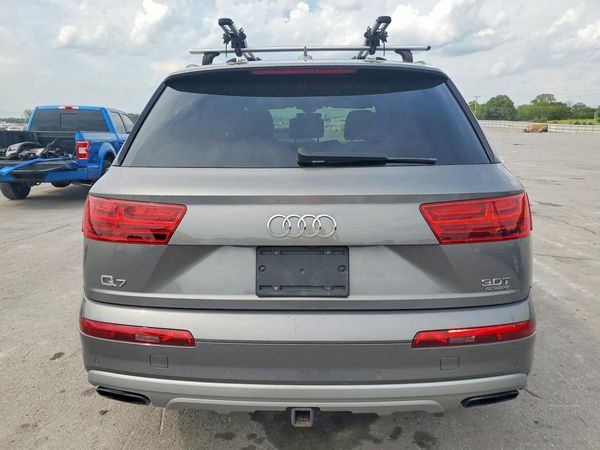 2017 AUDI Q7 quattro Premium Plus