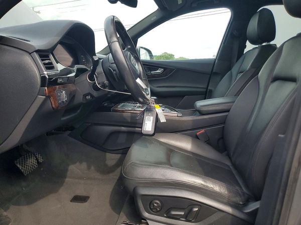 2017 AUDI Q7 quattro Premium Plus