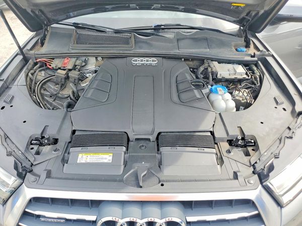 2017 AUDI Q7 quattro Premium Plus