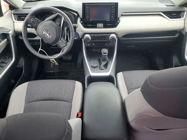 2022 TOYOTA RAV4 XLE