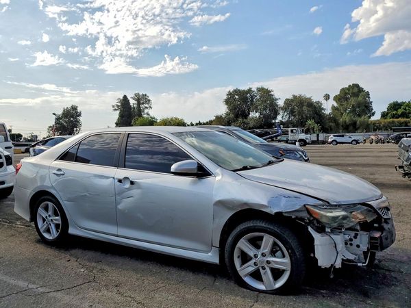 2014 TOYOTA CAMRY