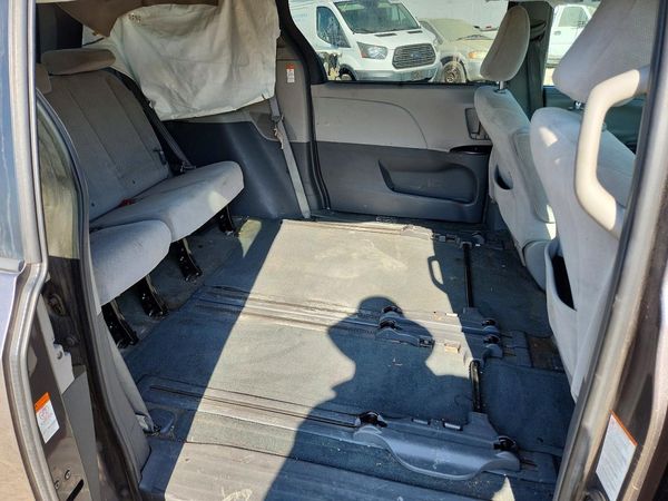 2016 TOYOTA SIENNA