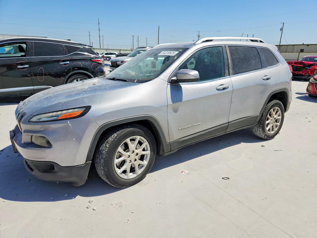2014 JEEP CHEROKEE Latitude — Front 3/4