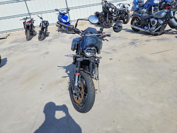 2024 HUSQVARNA VITPILEN 401/SVARTPILEN 401