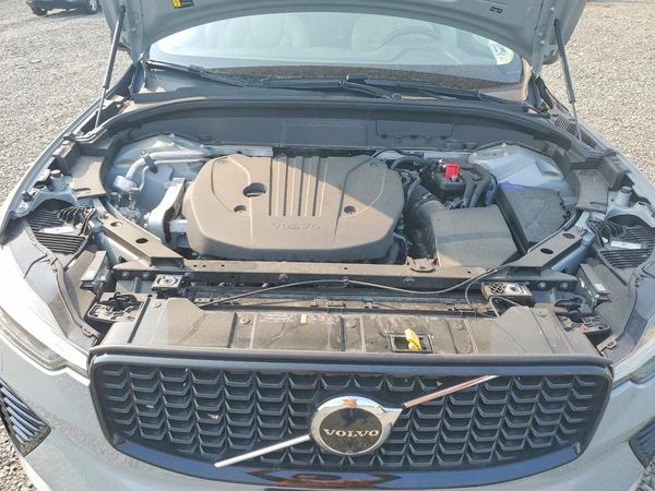 2025 VOLVO XC60 Plus Dark