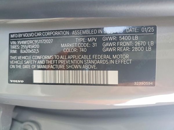 2025 VOLVO XC60 Plus Dark