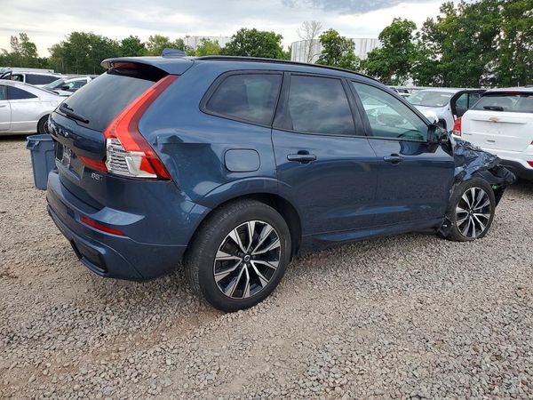 2023 VOLVO XC60 Plus Dark