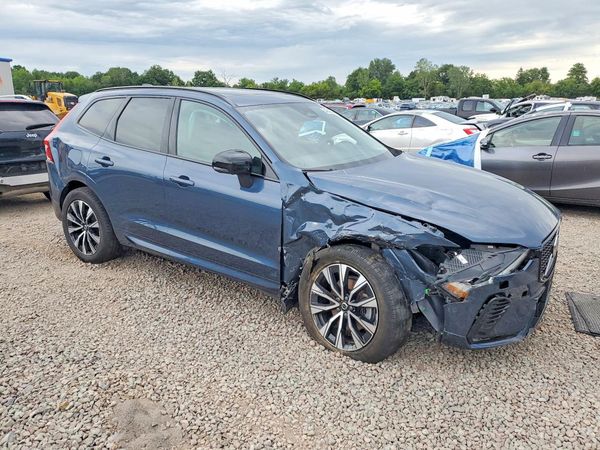 2023 VOLVO XC60 Plus Dark