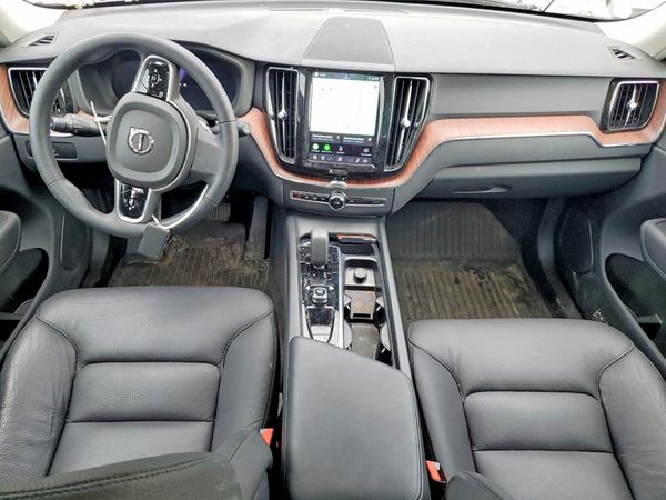 2023 VOLVO XC60 Plus Dark