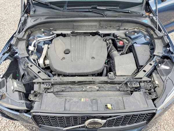 2023 VOLVO XC60 Plus Dark