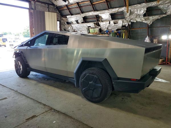 2024 TESLA CYBERTRUCK