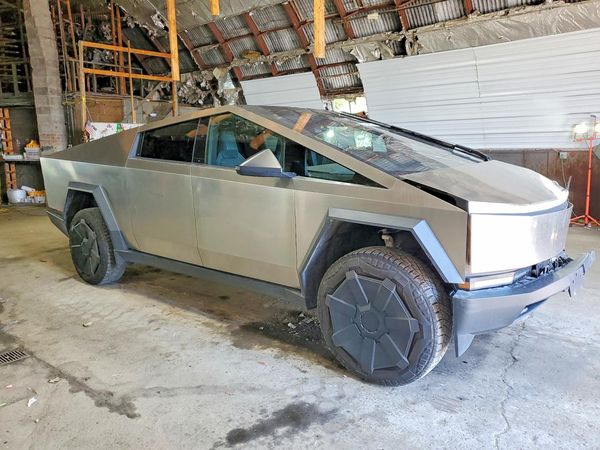 2024 TESLA CYBERTRUCK