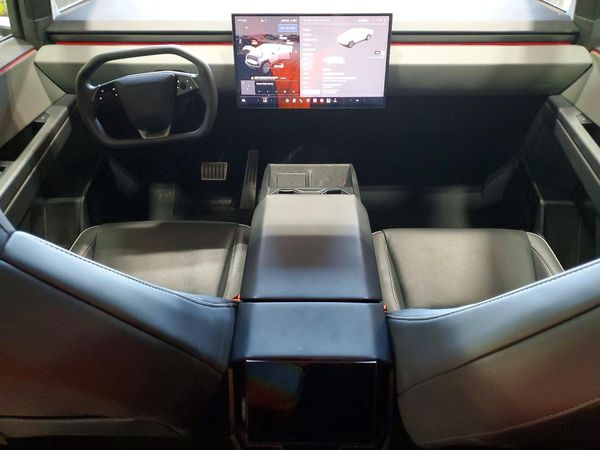 2024 TESLA CYBERTRUCK