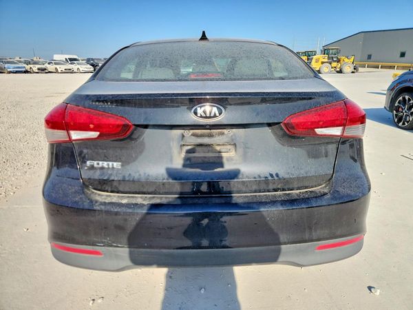 2018 KIA FORTE LX Base