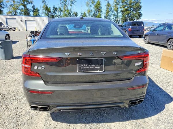 2021 VOLVO S60