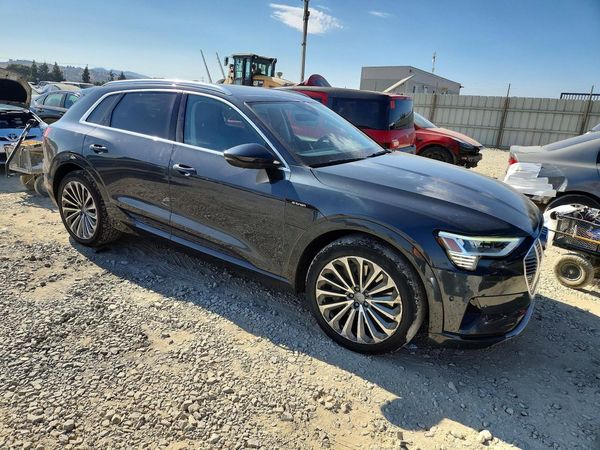 2019 AUDI E-TRON e-tron quattro Prestige