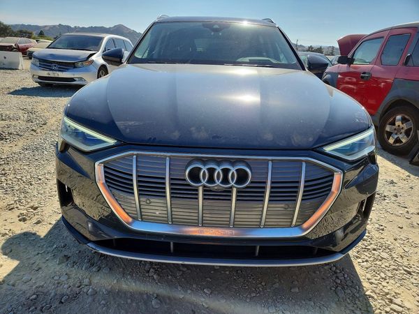 2019 AUDI E-TRON e-tron quattro Prestige