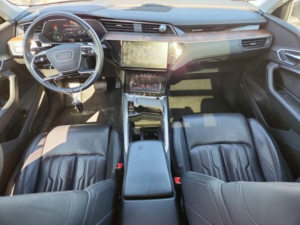 2019 AUDI E-TRON e-tron quattro Prestige