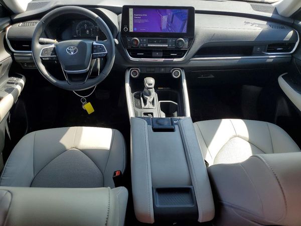2024 TOYOTA GRAND HIGHLANDER