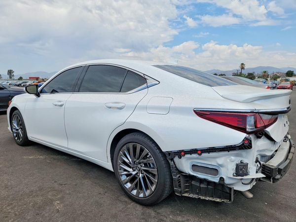 2025 LEXUS ES 300H