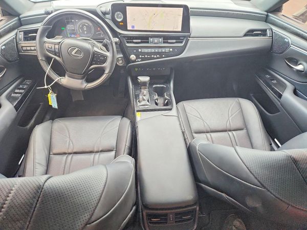 2025 LEXUS ES 300H