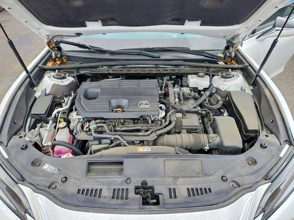 2025 LEXUS ES 300H