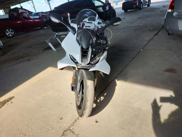 2025 BMW S 1000