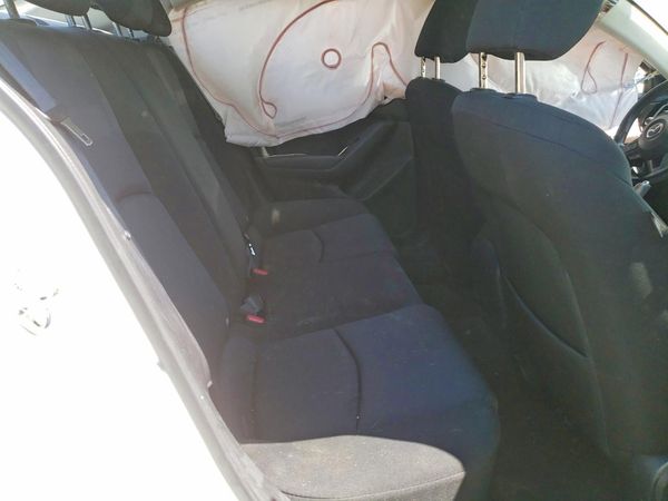2016 MAZDA 3 SV/Base