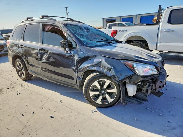 2018 SUBARU FORESTER Premium+CWP — Passenger 3/4