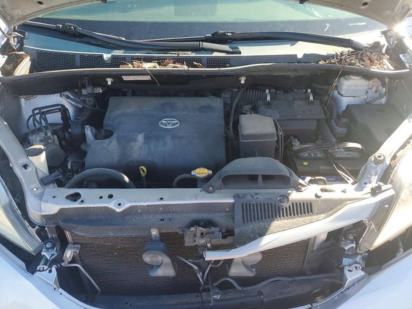 2012 TOYOTA SIENNA