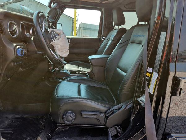2022 JEEP WRANGLER Unlimited Rubicon 4XE — DENT