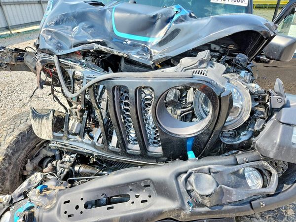 2022 JEEP WRANGLER Unlimited Rubicon 4XE — Engine bay