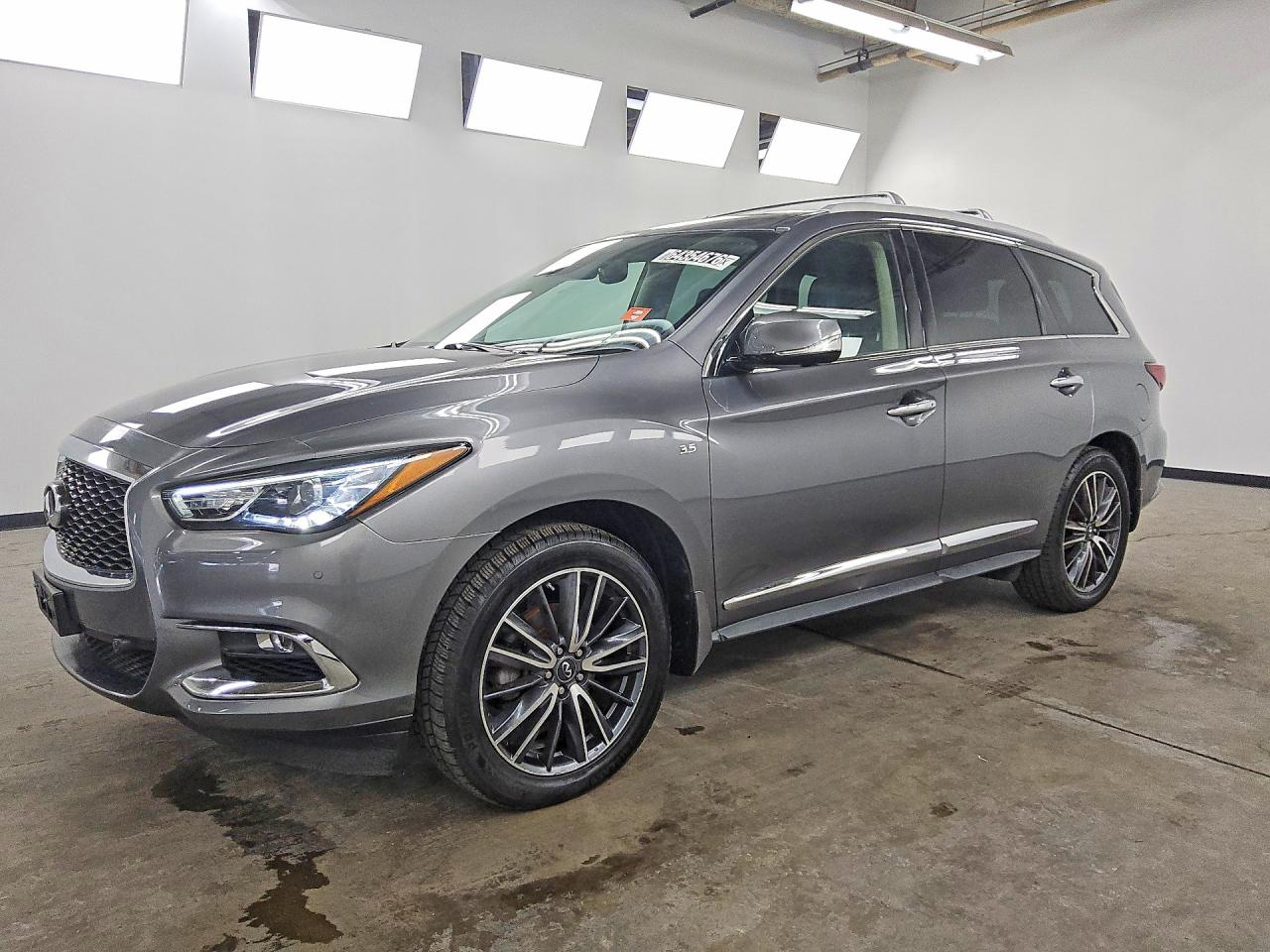 2017 INFINITI QX60 — Front 3/4