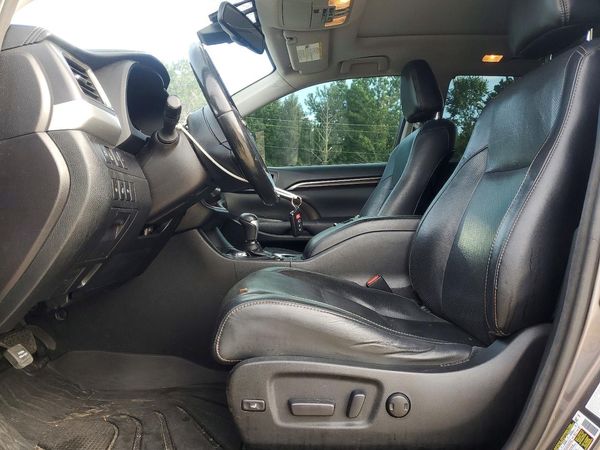 2016 TOYOTA HIGHLANDER