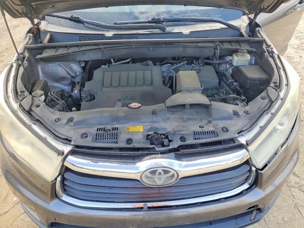 2016 TOYOTA HIGHLANDER