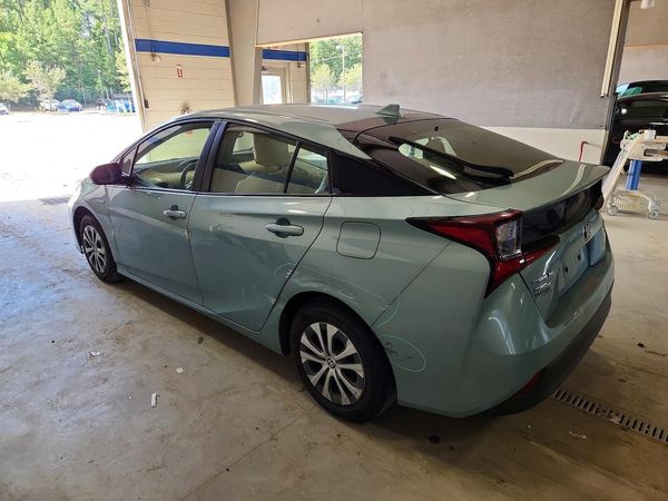 2019 TOYOTA PRIUS