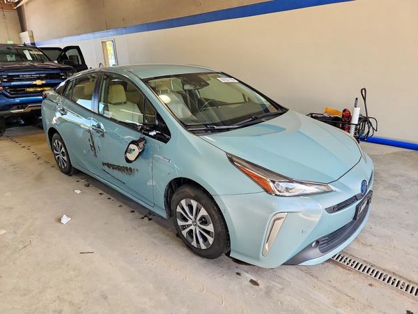 2019 TOYOTA PRIUS
