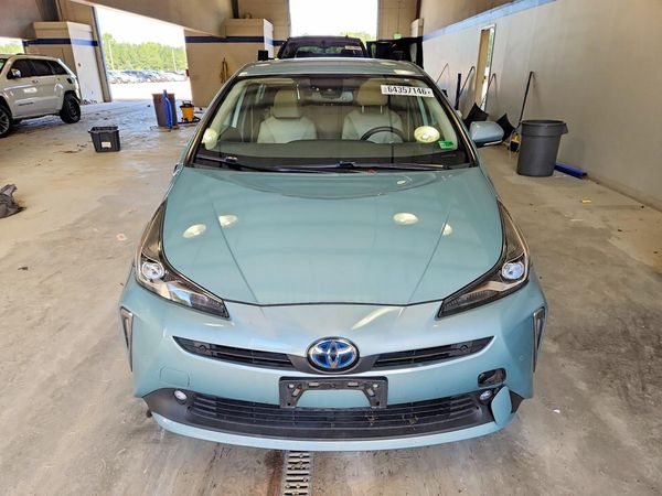 2019 TOYOTA PRIUS