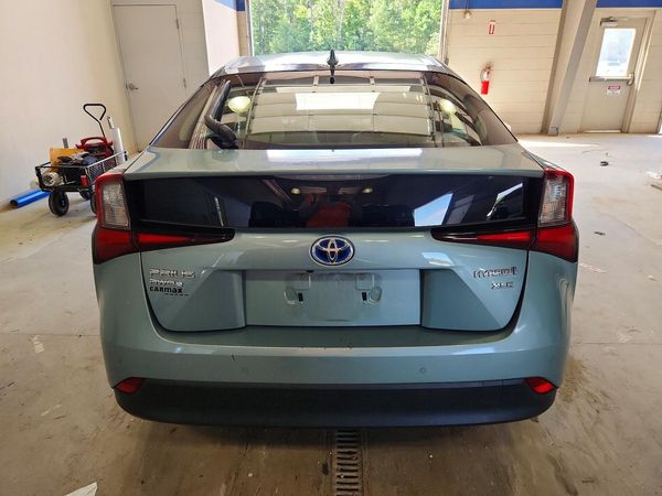 2019 TOYOTA PRIUS