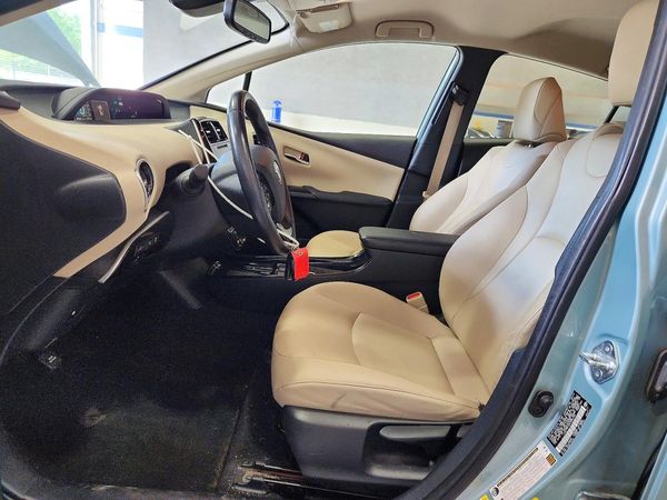 2019 TOYOTA PRIUS